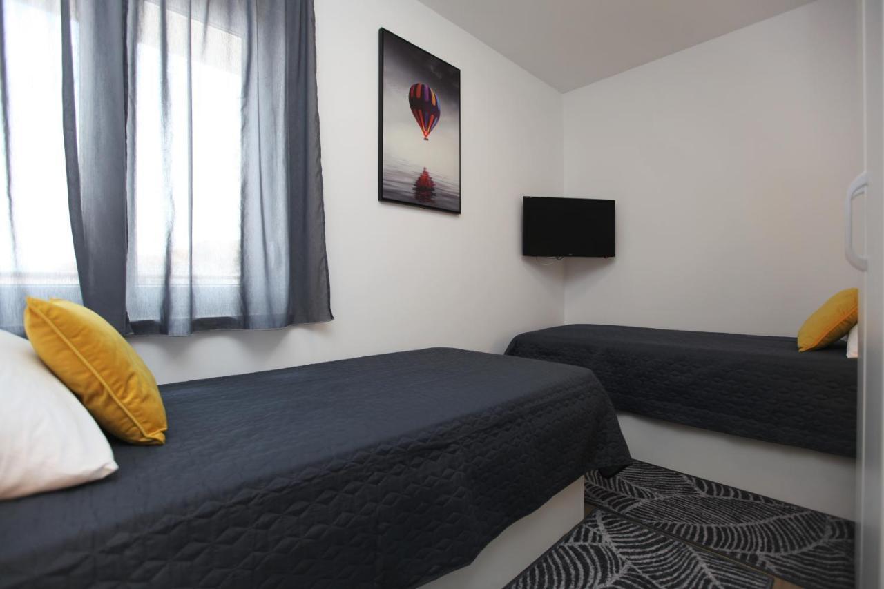 Apartmani Ive Trogir Bagian luar foto