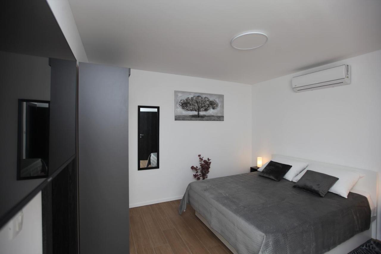 Apartmani Ive Trogir Bagian luar foto